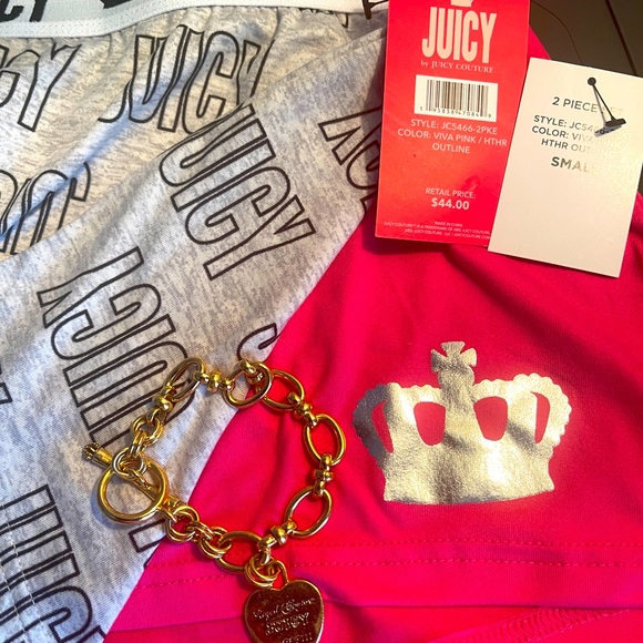 3 Pc Juicy Couture NWT 2 Pr Shorts Sz S + Bracelet - Picture 3 of 8
